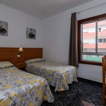 Floritas 21 - One Bed Ground Floor With Pool View Apartment *