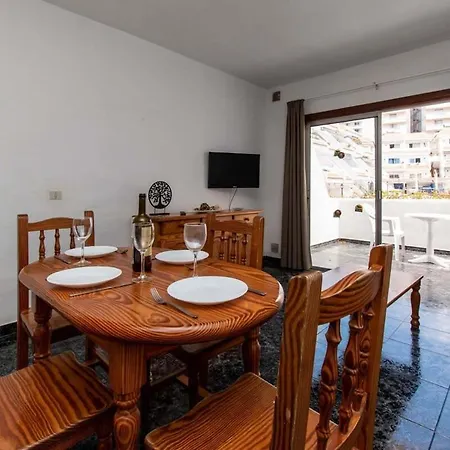 Floritas 21 - One Bed Ground Floor With Pool View Apartment Playa de las Americas (Tenerife)