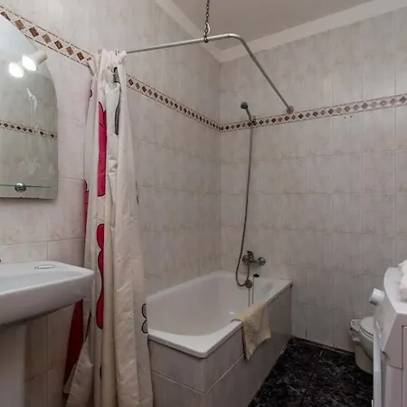 Floritas 21 - One Bed Ground Floor With Pool View *
