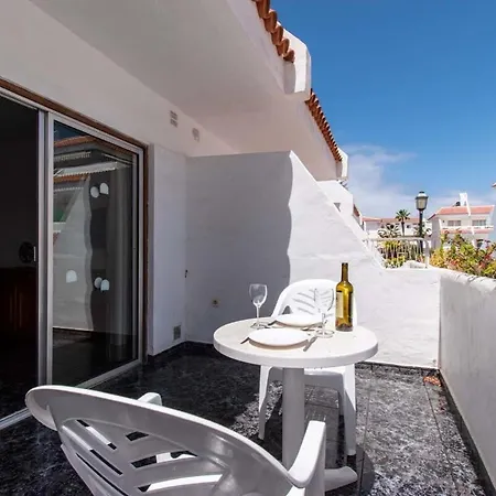 Floritas 21 - One Bed Ground Floor With Pool View Apartment Playa de las Americas (Tenerife)