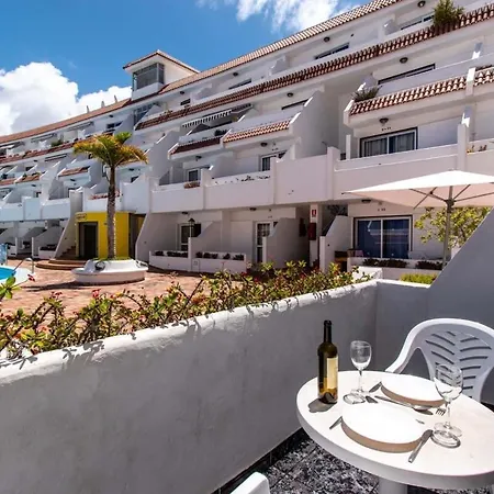 Floritas 21 - One Bed Ground Floor With Pool View Apartment *